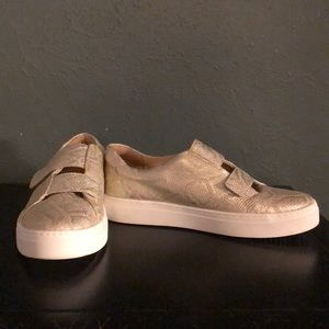 NWOT Naturalizer Gold Snakeskin Velcro Shoes